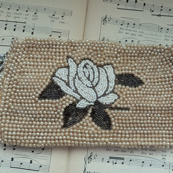 Elegant Pearl Beaded Clutch with Rose Design - Picture 5 of 13